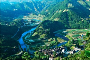 Kaili_4_foto-www.kaili.gov.cn.jpg