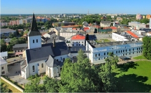 perex_kostel a zámek z parku_foto Štefan Špic.jpg