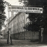 1939 - Vstupní brána do pivovaru.jpg