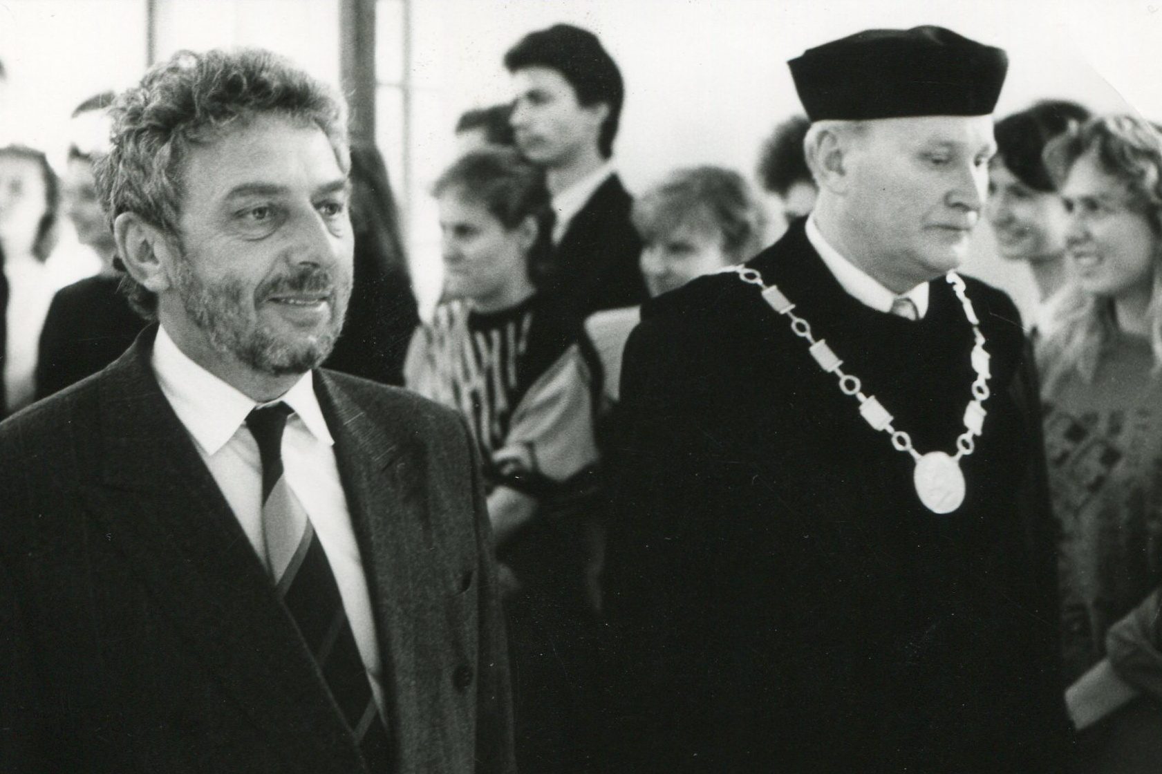 1-slavnostni-zahajeni-vyuky-11-10-1990.jpg